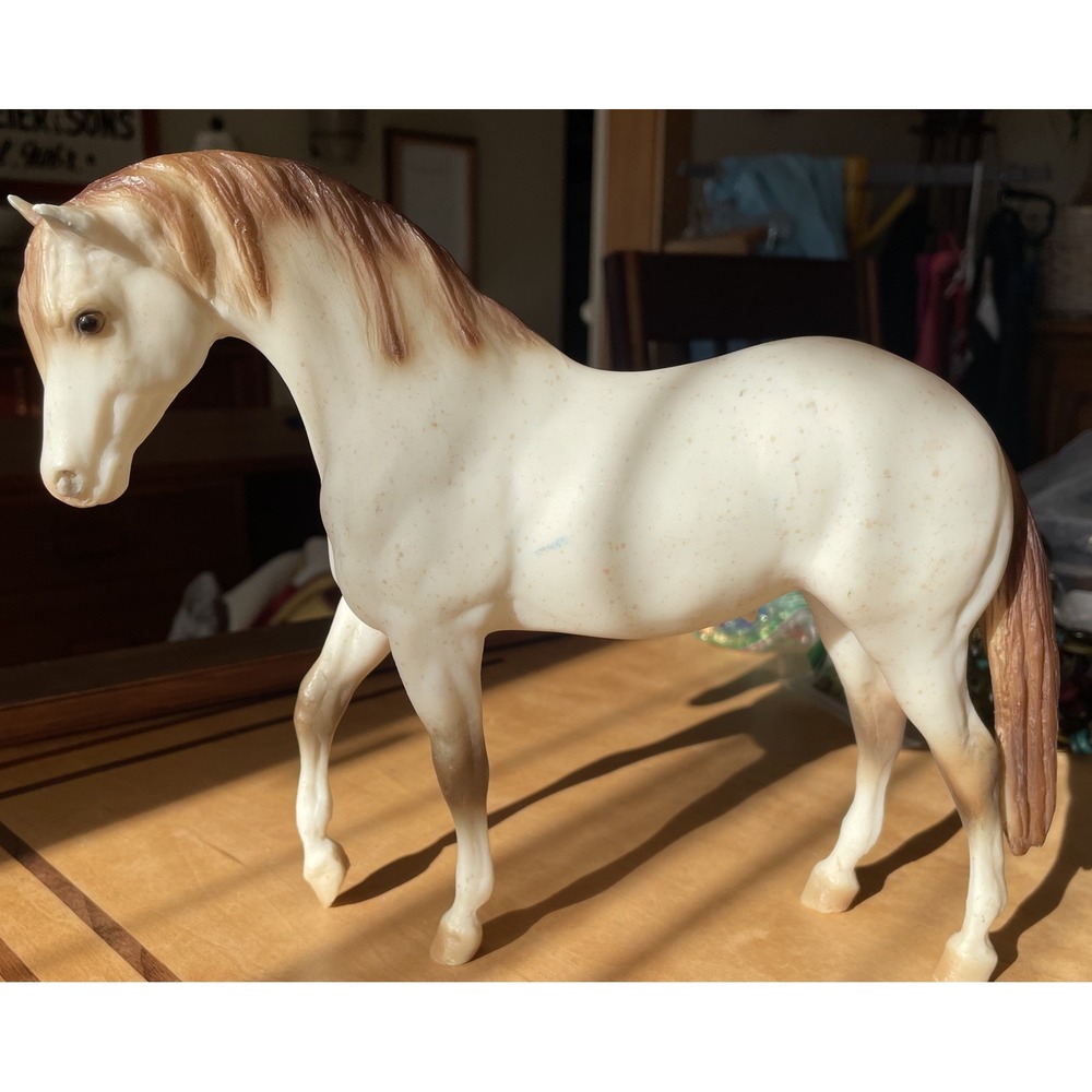 Breyer horse model 710 Foundation Stallion Red Roan  Full Sized Traditional